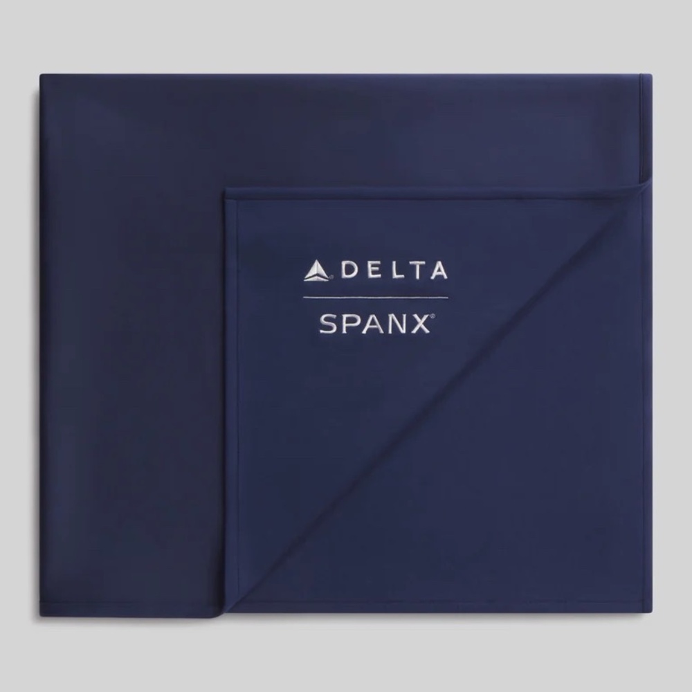 Delta x SPANX AirEssentials Blanket, NWT, Timeless Navy